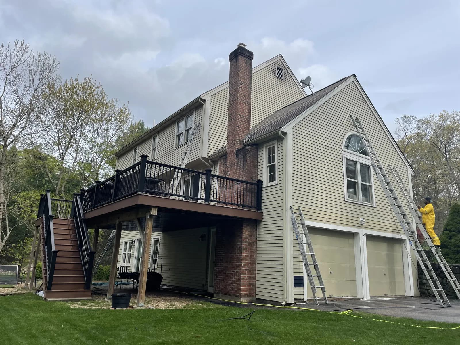 Home exterior before and after – before
